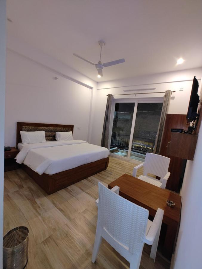 Hotel Anantam Residency Uttarkāshi Kültér fotó