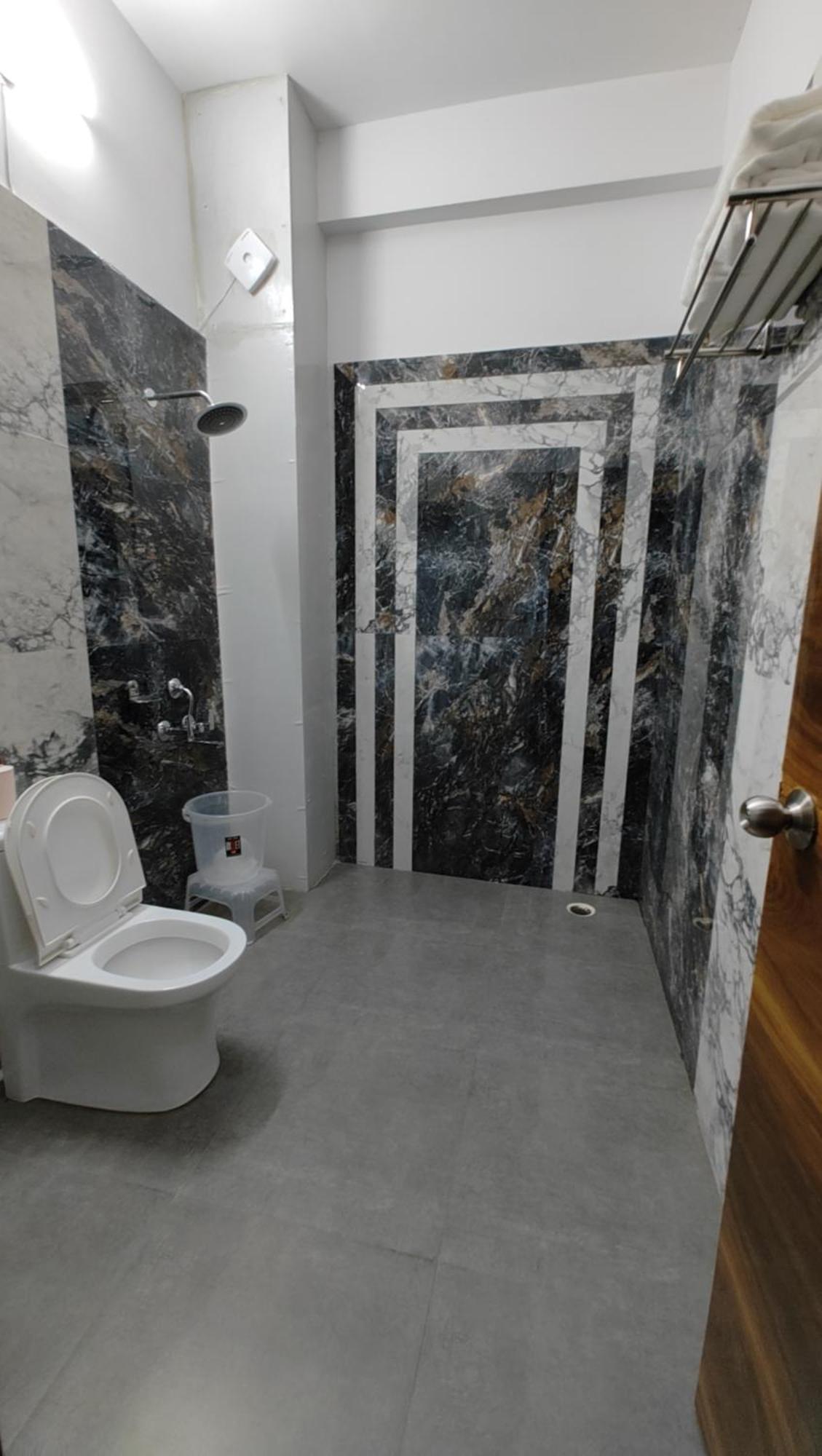 Hotel Anantam Residency Uttarkāshi Kültér fotó