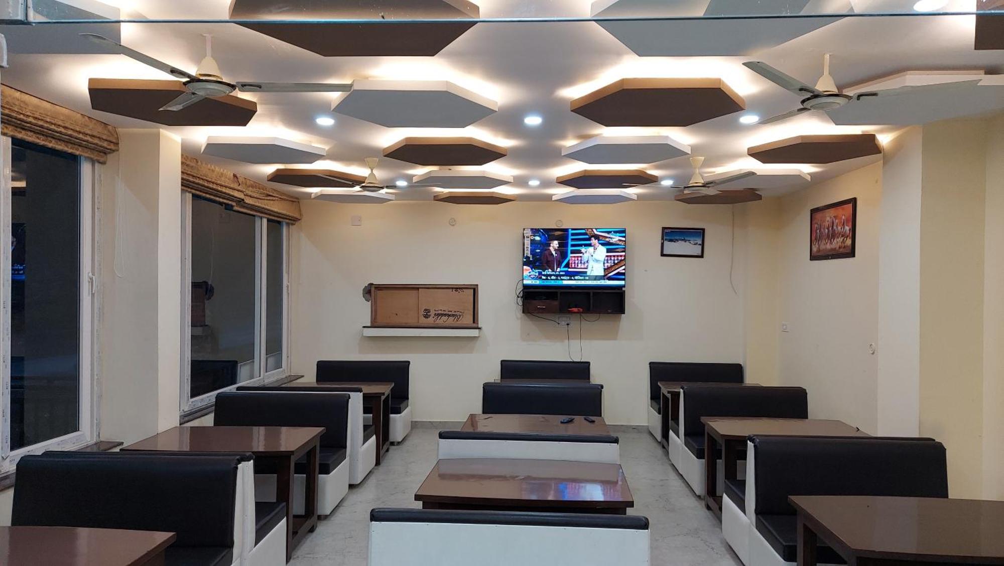 Hotel Anantam Residency Uttarkāshi Kültér fotó